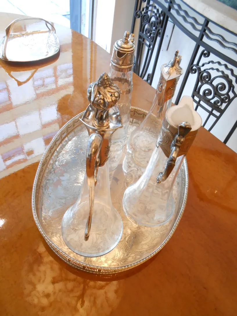 Pichet ancien en verre WMF avec un design élégant