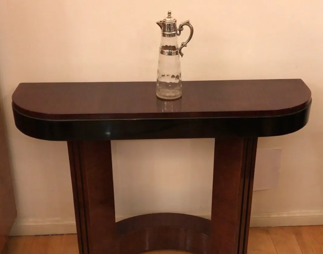 Pichet ancien en verre WMF avec un design élégant