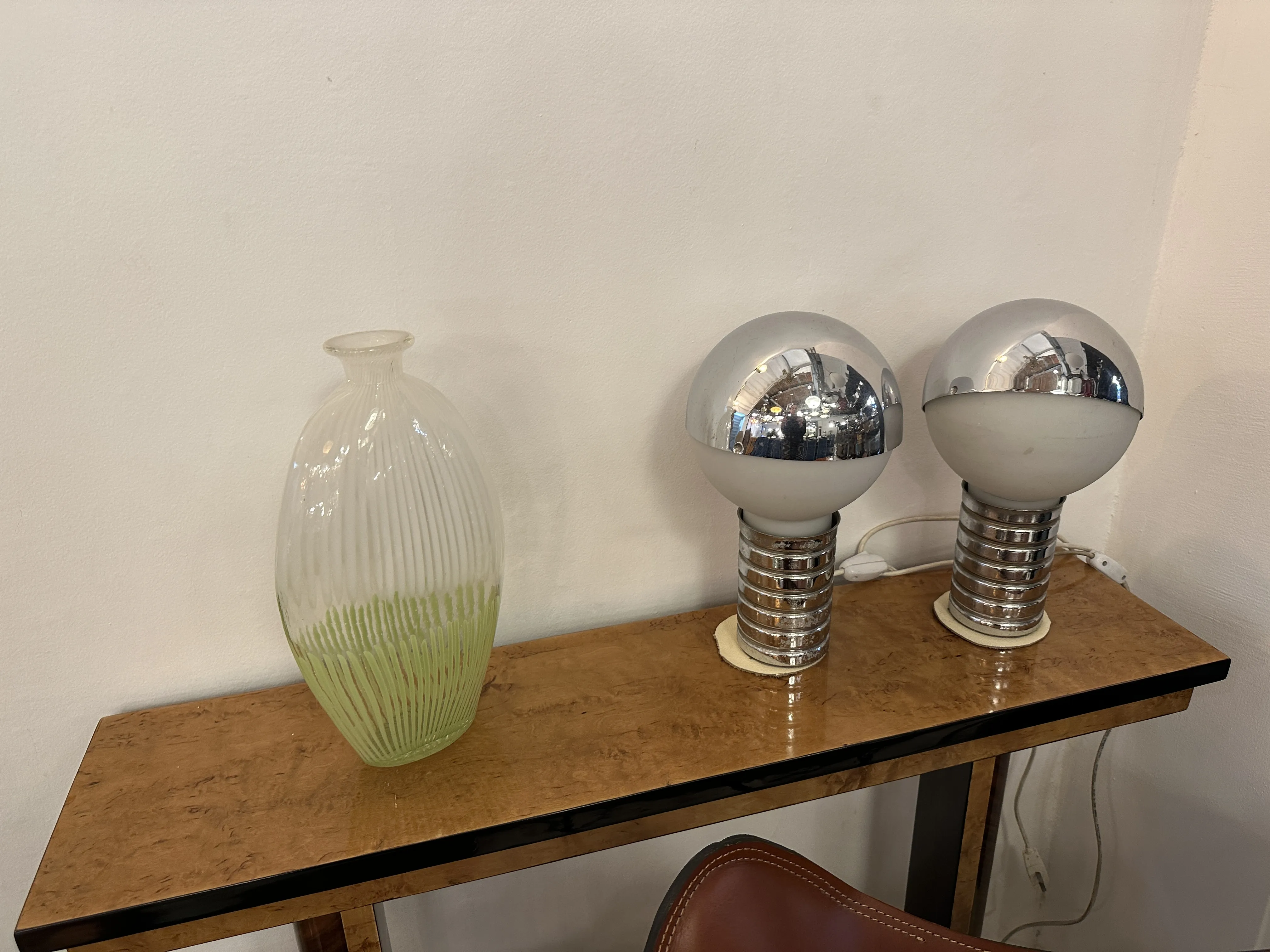 vaso di murano con design rigato in tonalità verdi