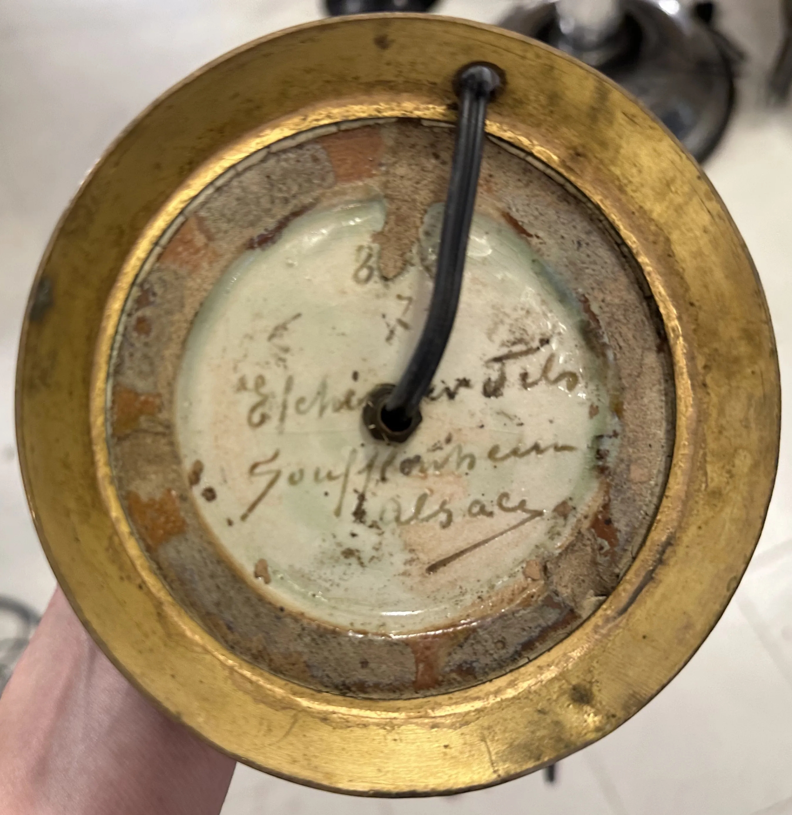 praachin-table-lamp-jismein-elchinger-fils-ke-details-hain-soufflenheim-alsace