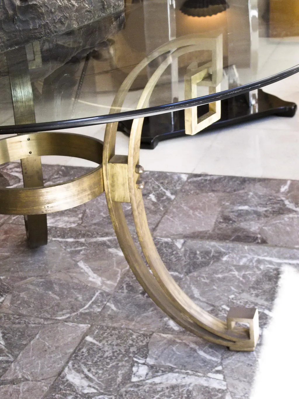 Art Deco dining table for four people, view from underneath