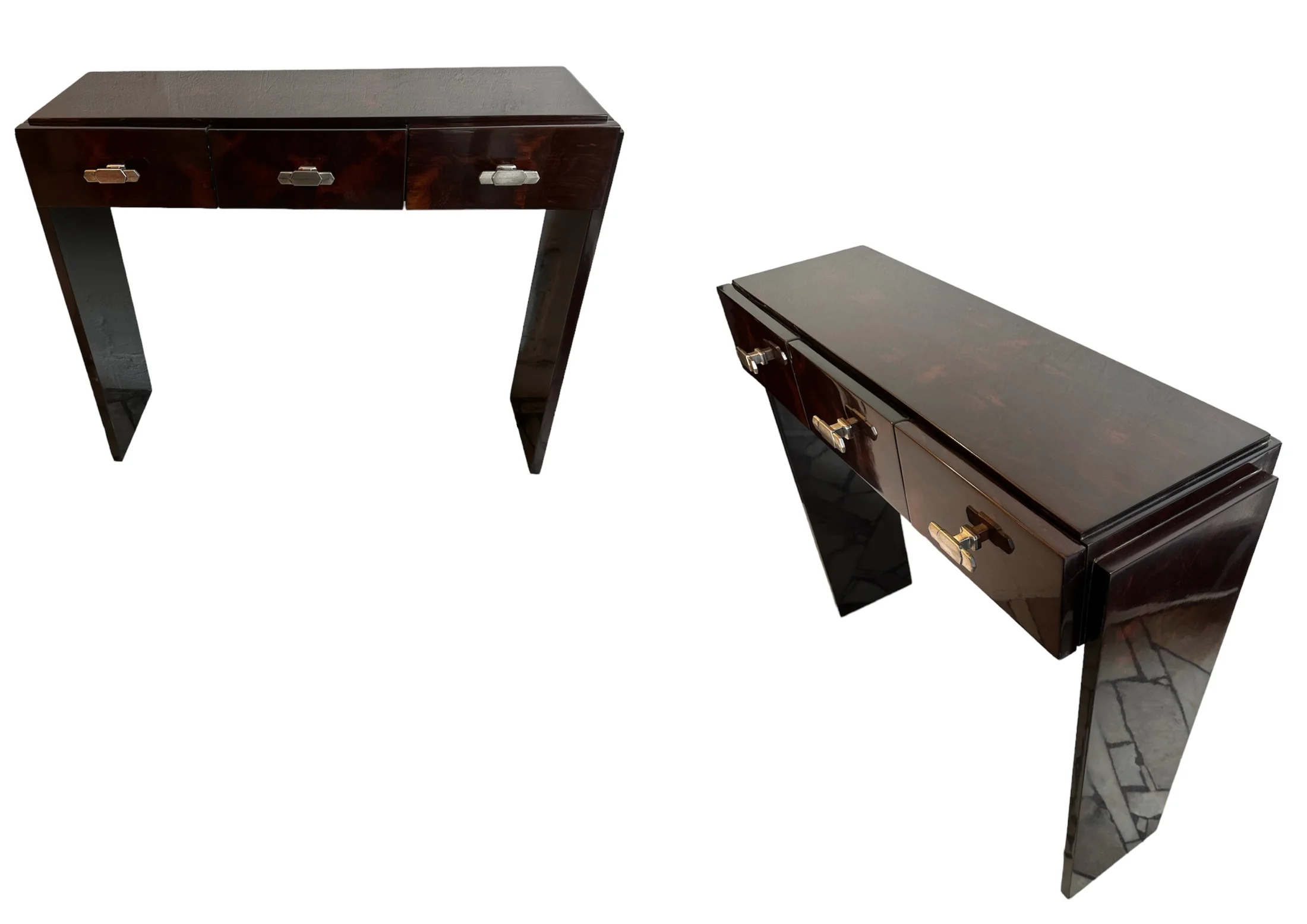 antike Tisch mit drei Schubladen und elegantem Design