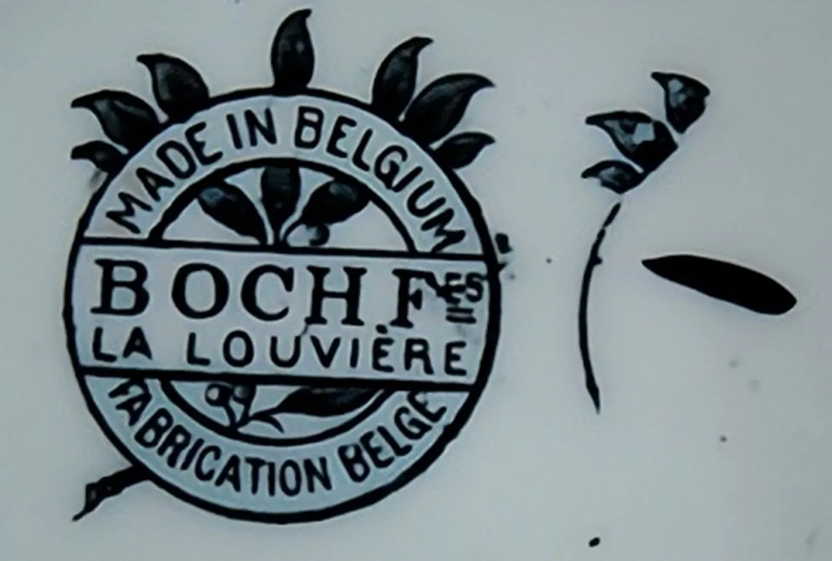 Selo antigo BOCH com design floral, feito na Bélgica.