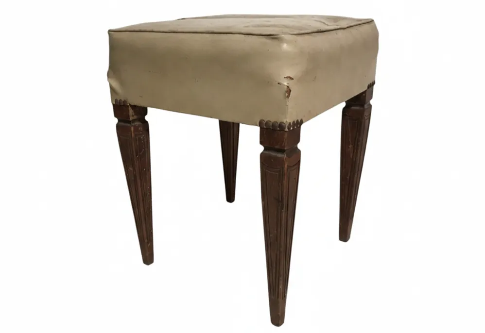 Hocker  (zu restaurieren)