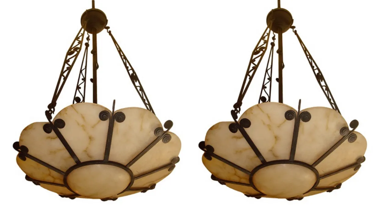 2 HANGING LAMPS