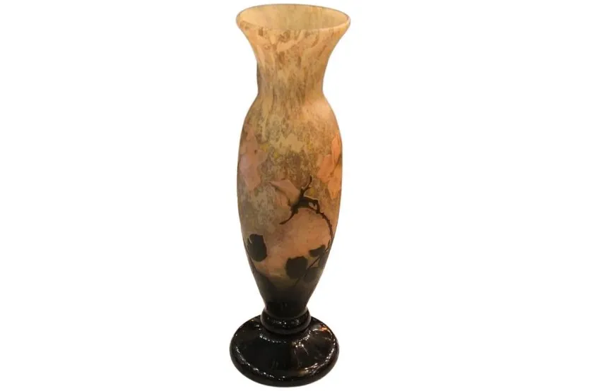 Antique vase of signed glass Daum Nancy with floral details