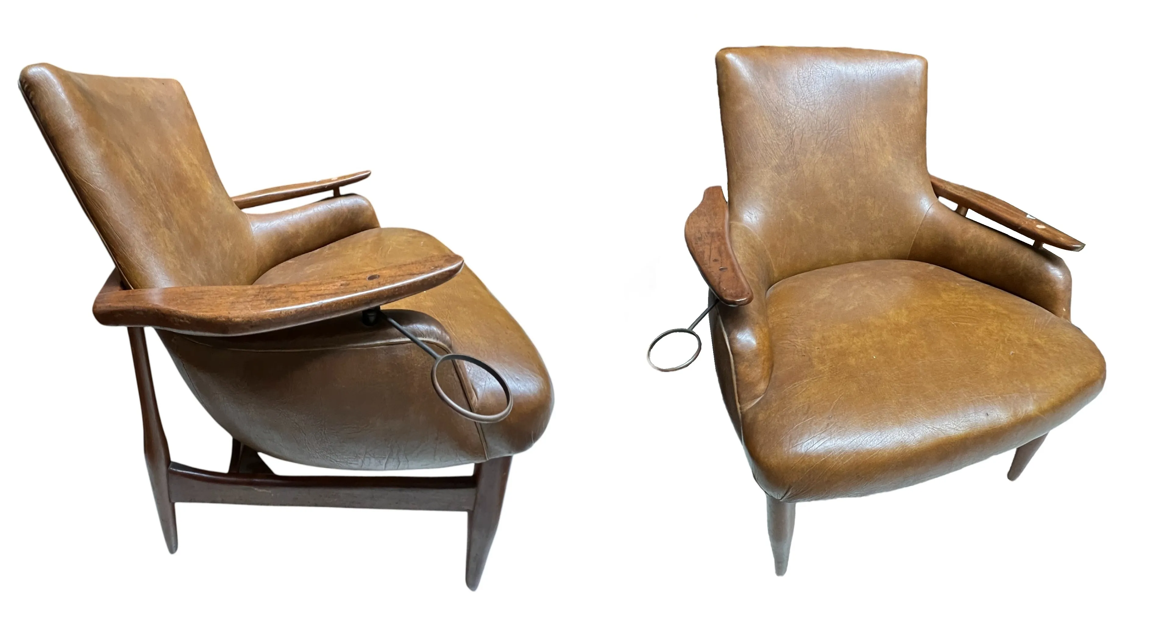 2 armchairs to be restored