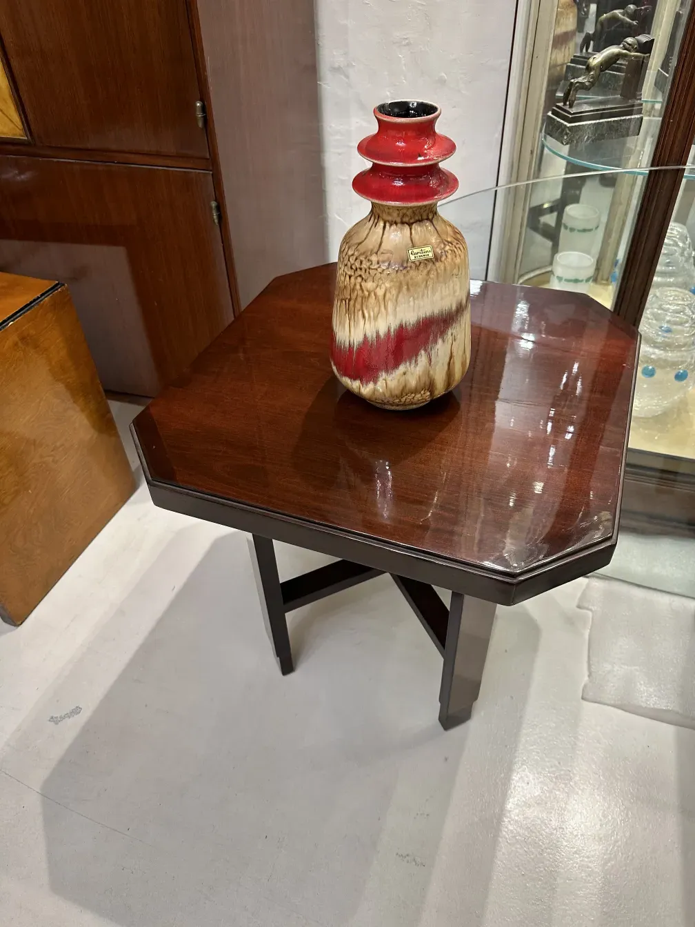 Antike Keramikvase Carstens Tönnieshof auf Tisch