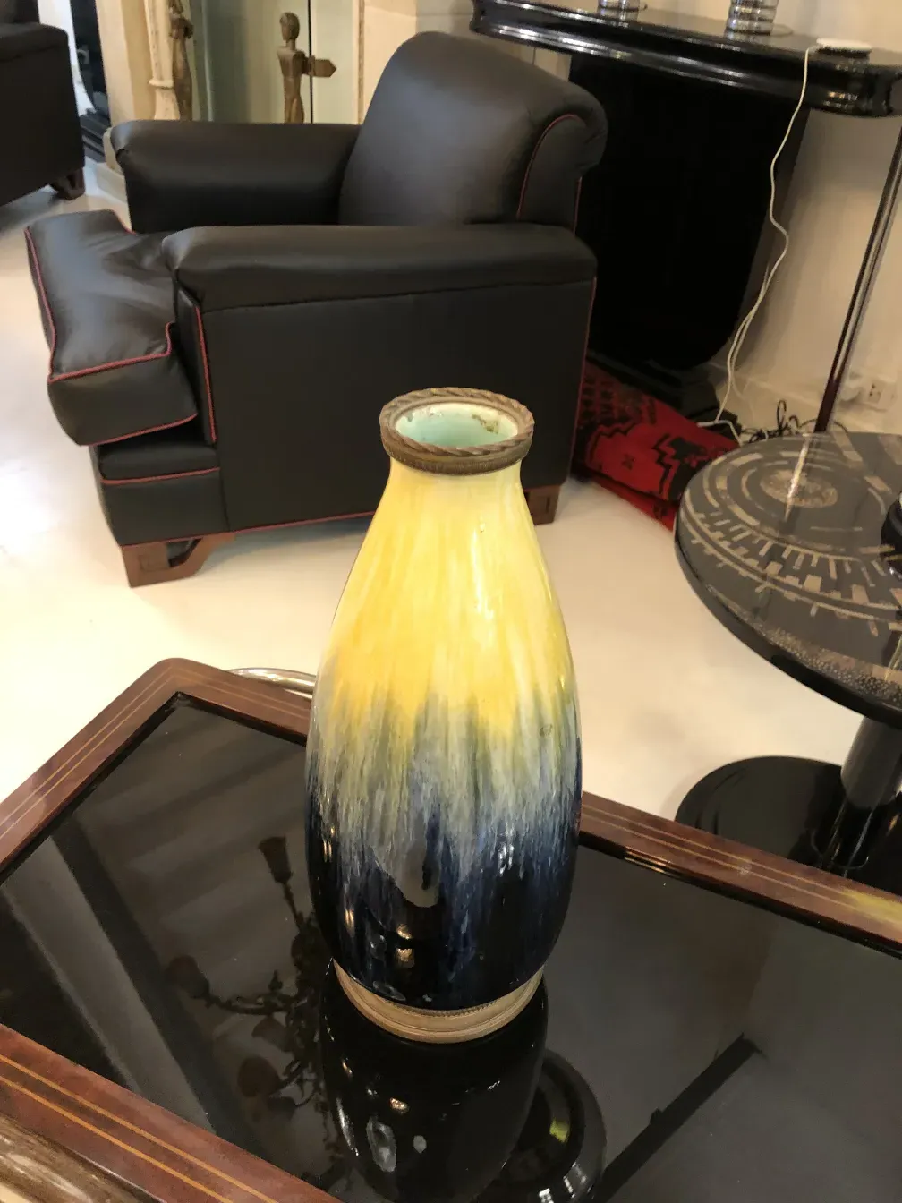Antike Boch Frères Vase mit gelben und blauen Farben