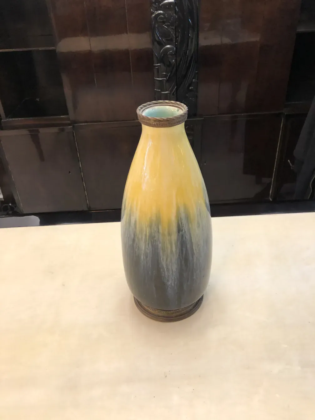 vaso di ceramica antica Boch frères con sfumature di giallo e grigio