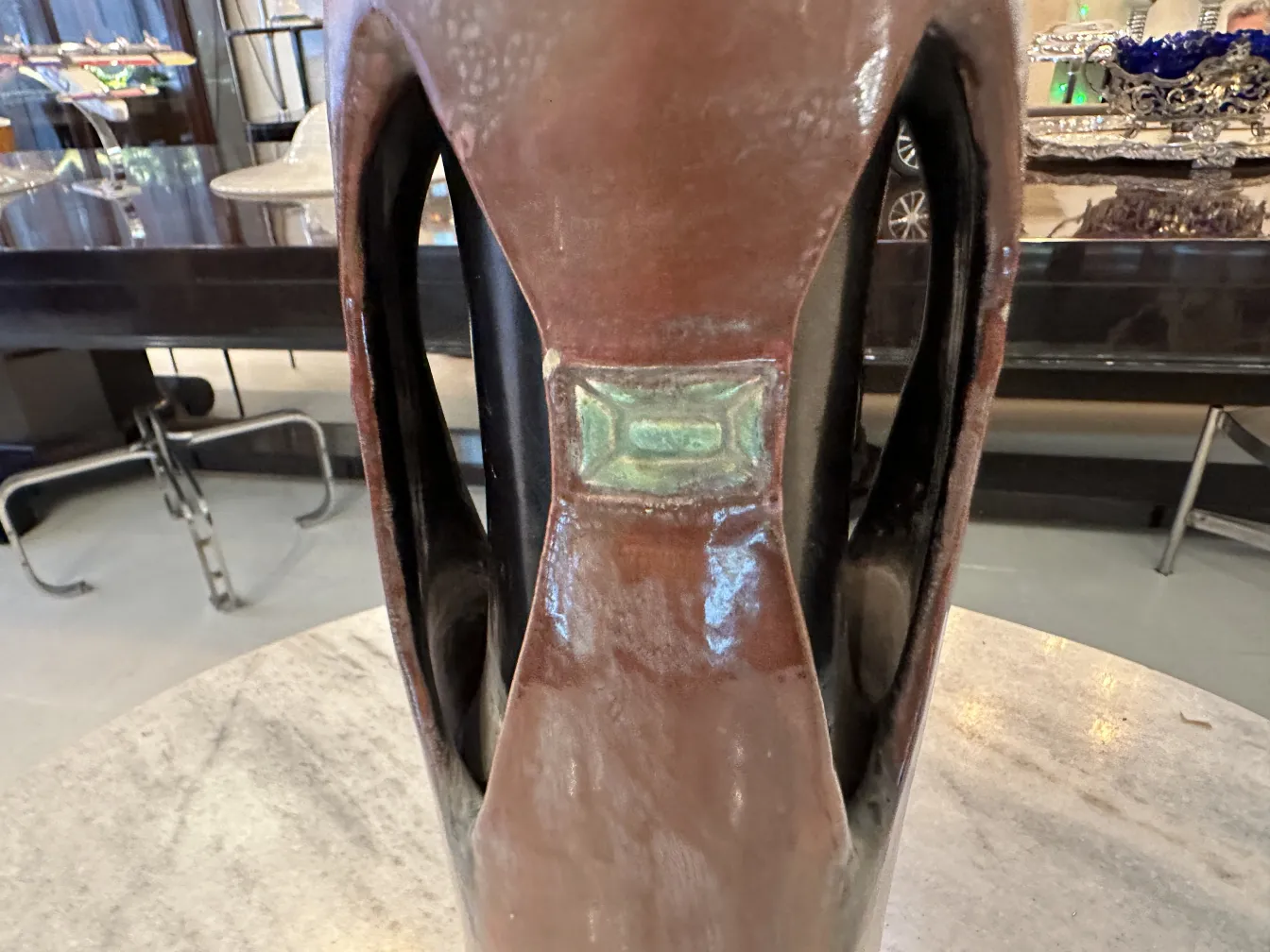 Antike Keramik von Julius Dressler mit terracotta und grünen Farben