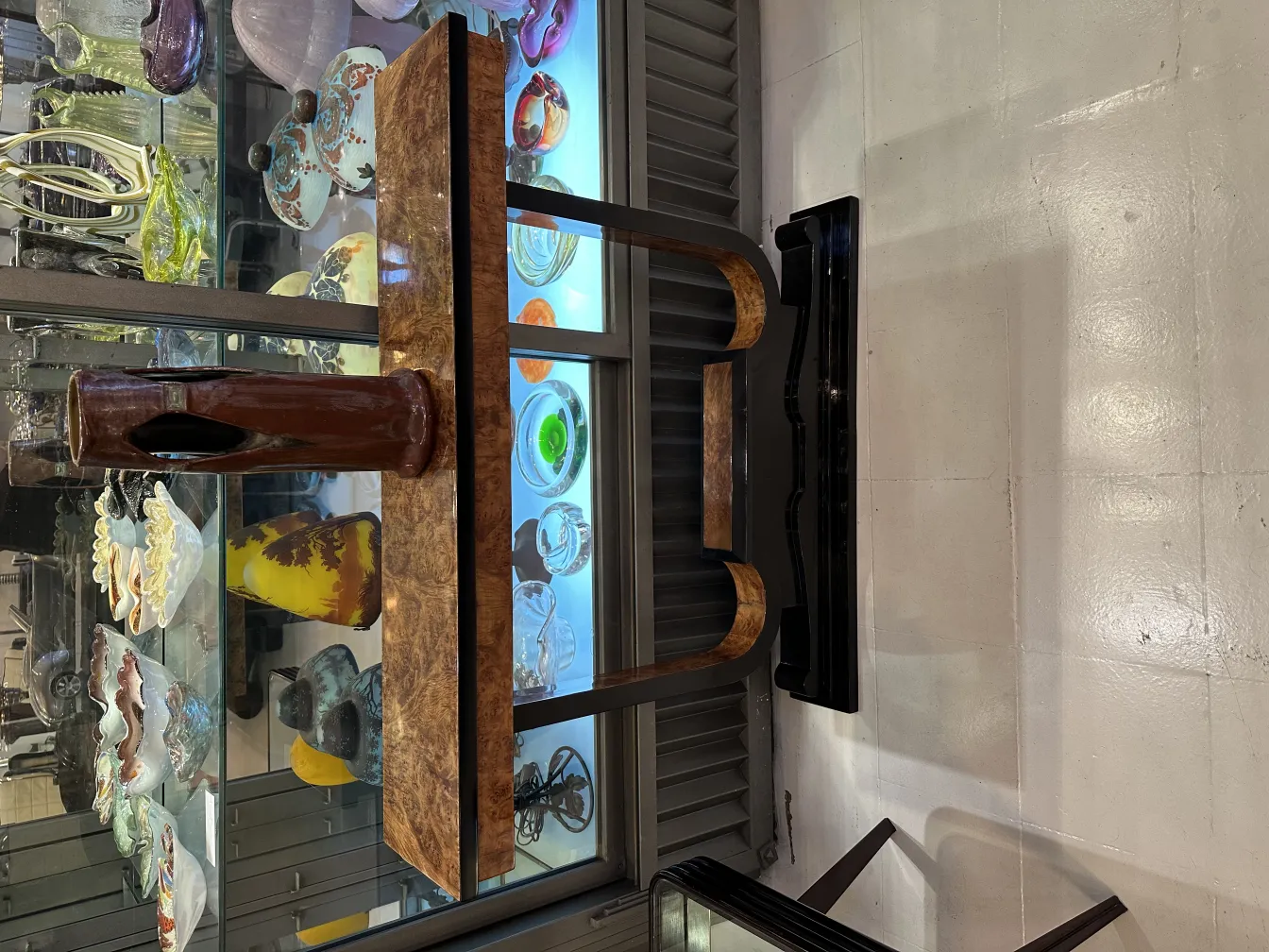 Chandelier en céramique ancienne avec des formes élégantes