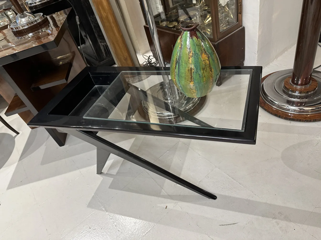 Antike dekorative Keramikvase mit grünem Design