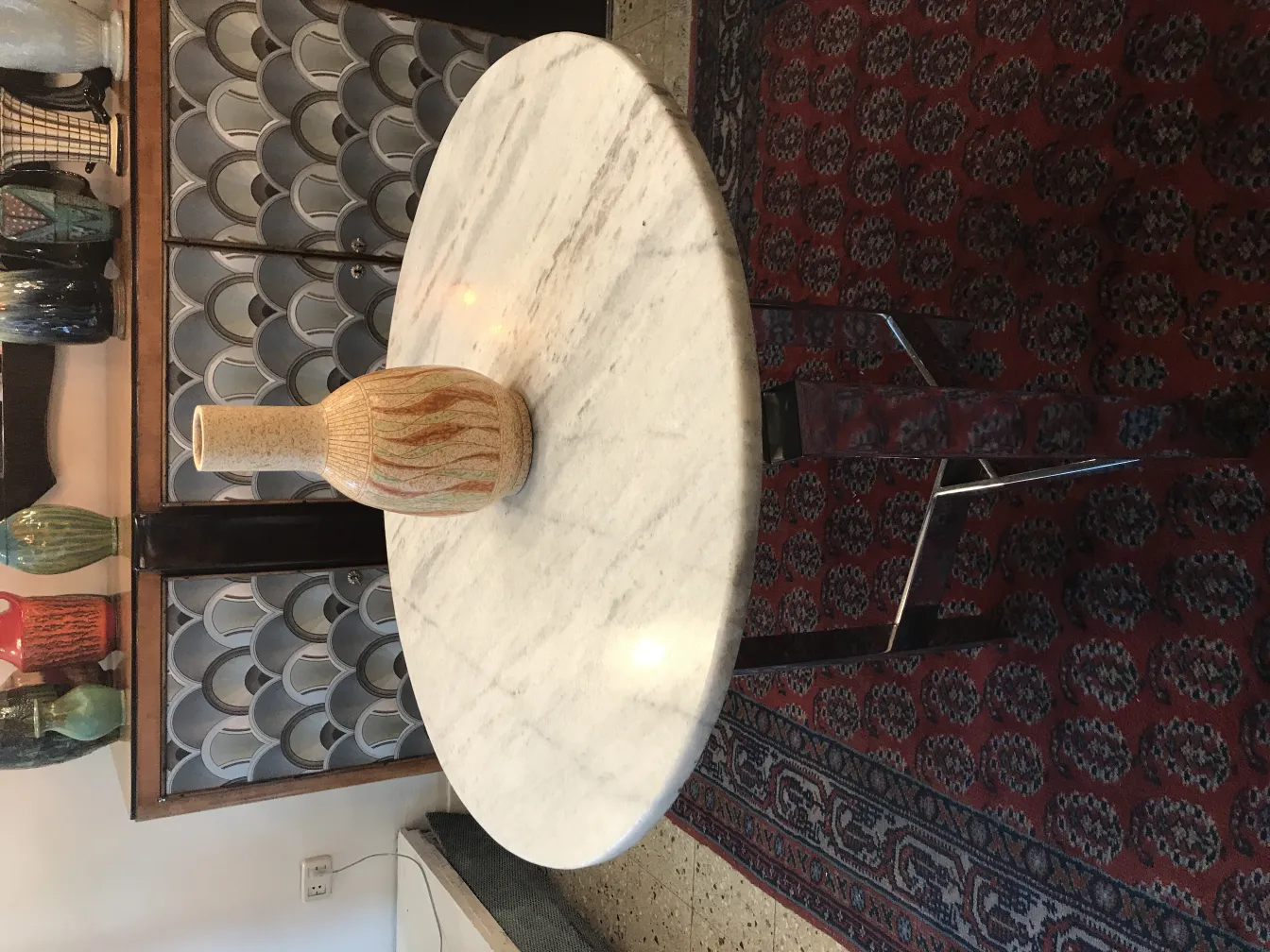 vaso de cerâmica antiga com design e texturas