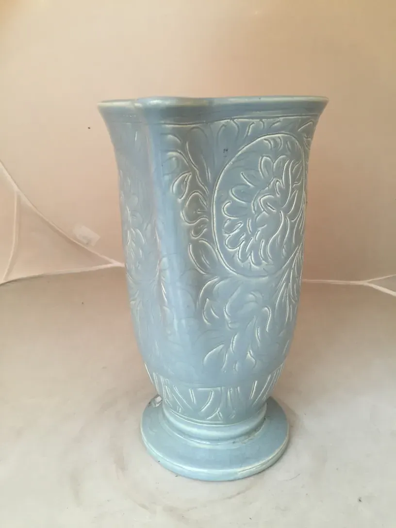Vaso antigo de cerâmica Beswick com design floral azul