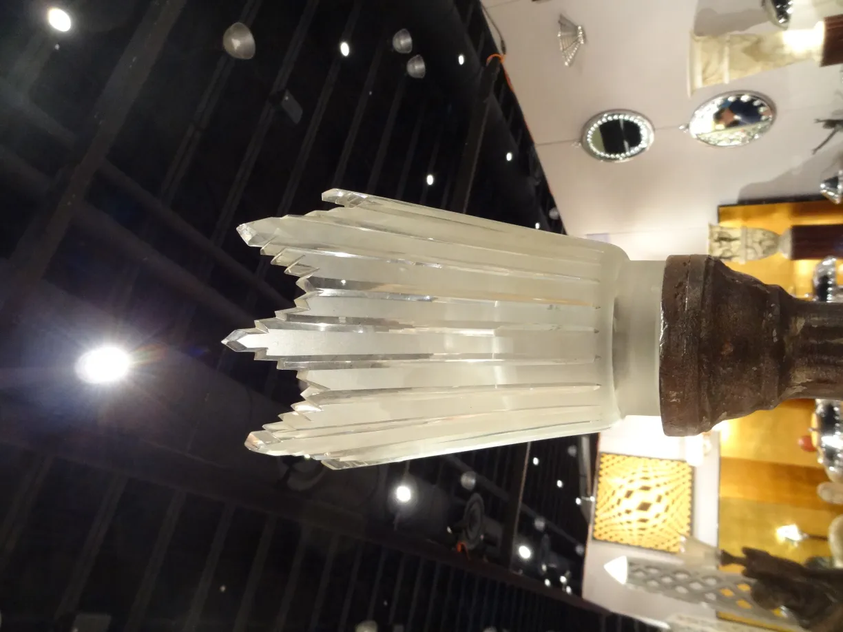 escultura antigua val d´osne decorativa con detalles elegantes