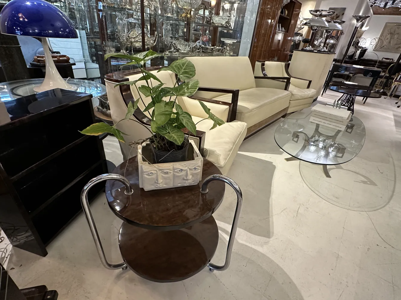 Céramique antique décorative dans une ambiance élégante