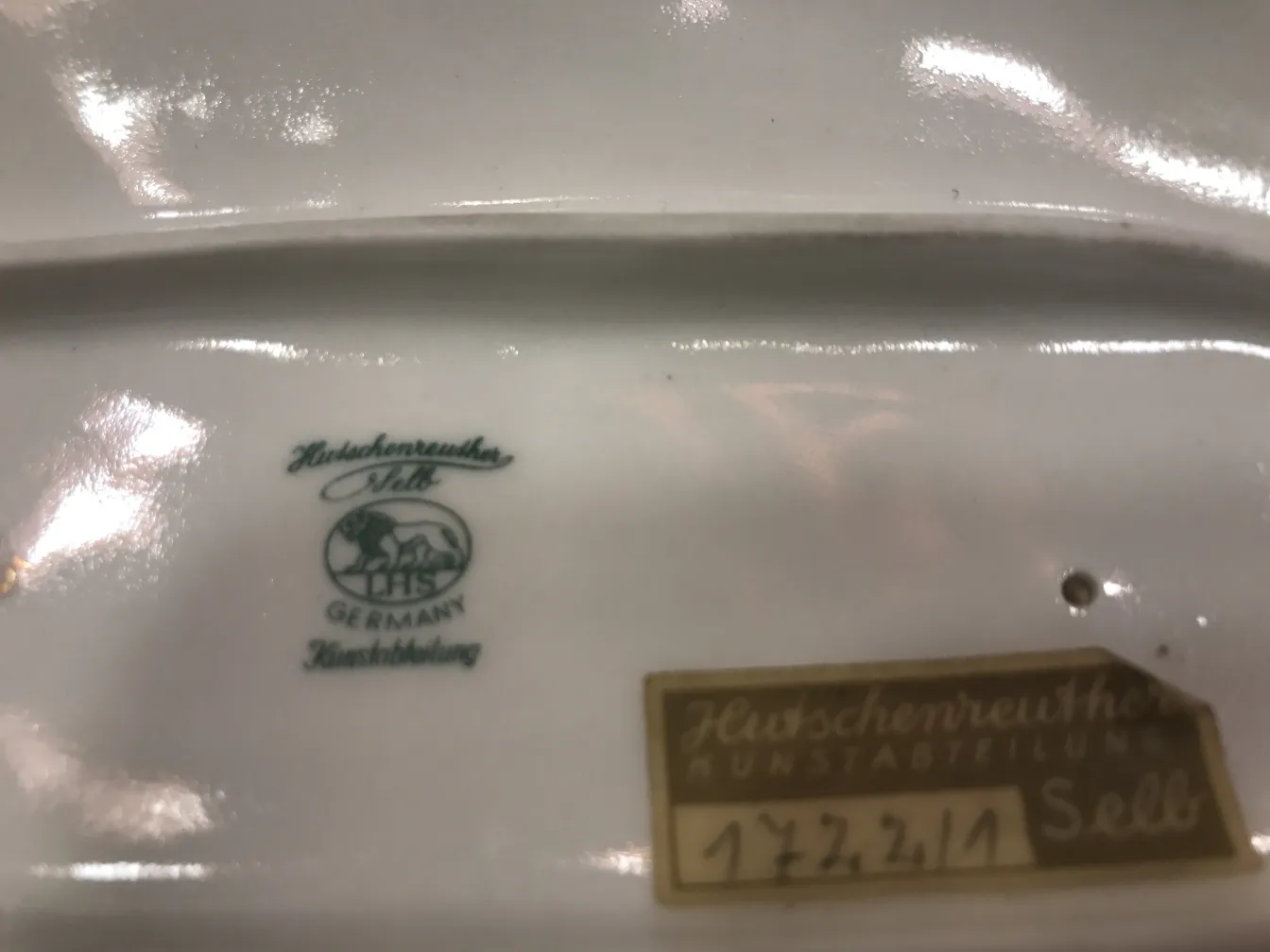 Hermosa cerámica antigua alemana con detalles artesanales