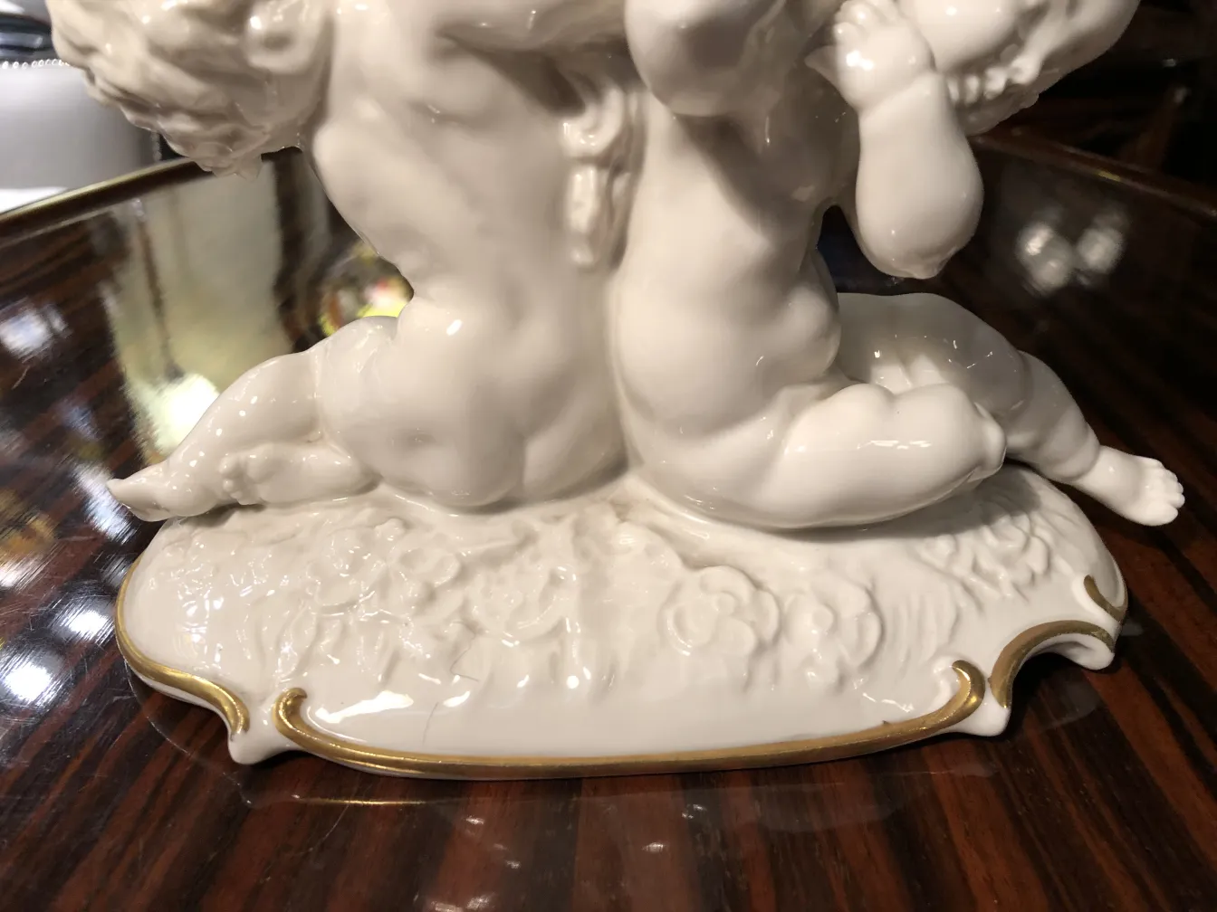 पुरानी-चमचमाती-फिगर-बच्चों-के-फीचर्स