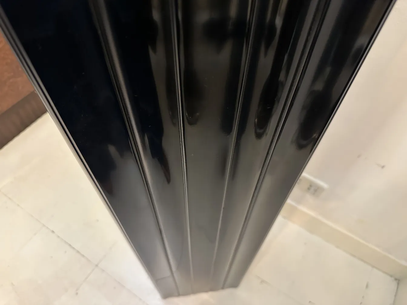 Antique decorative column in black with details