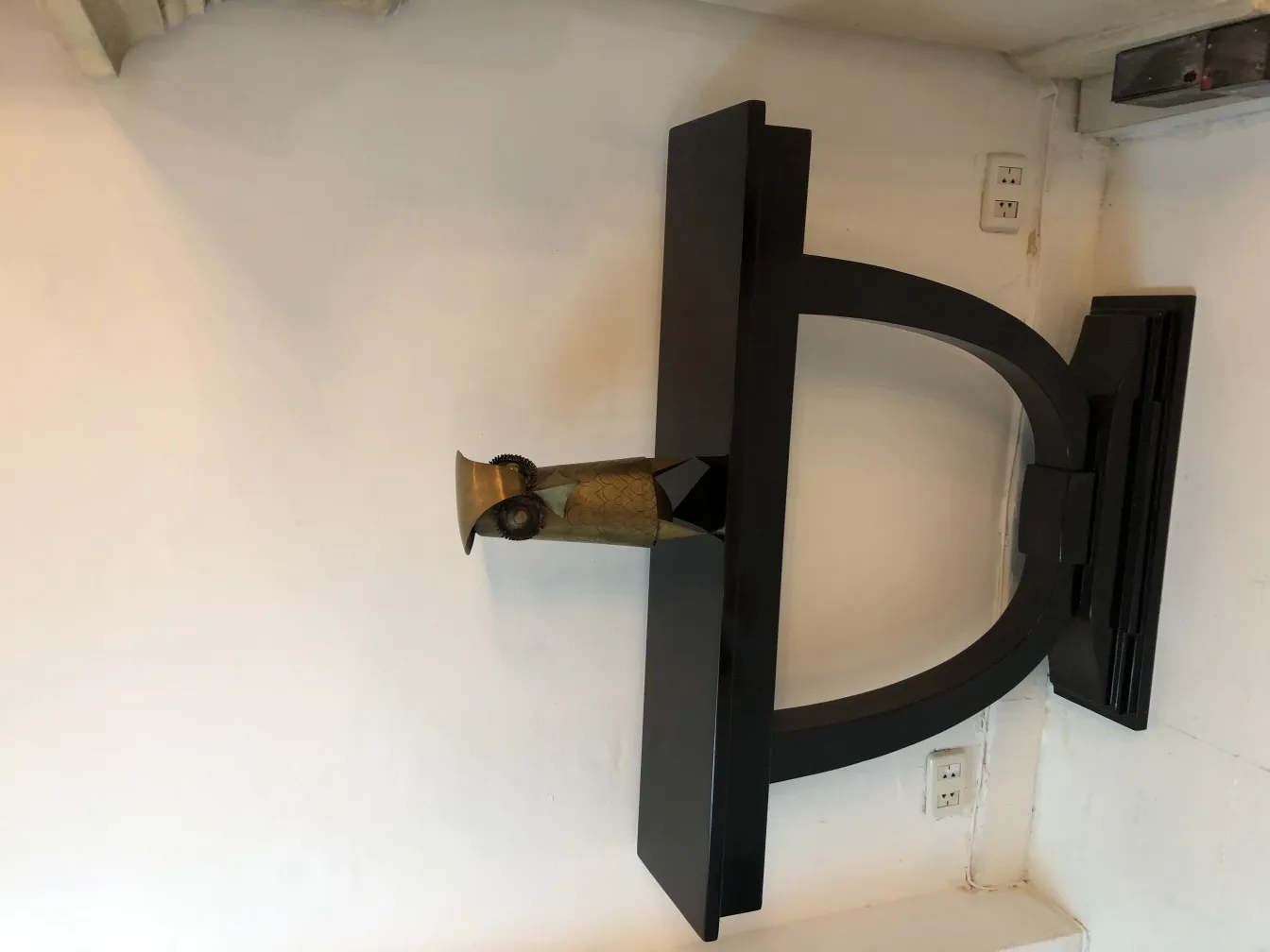 escultura antiga com design decorativo elegante