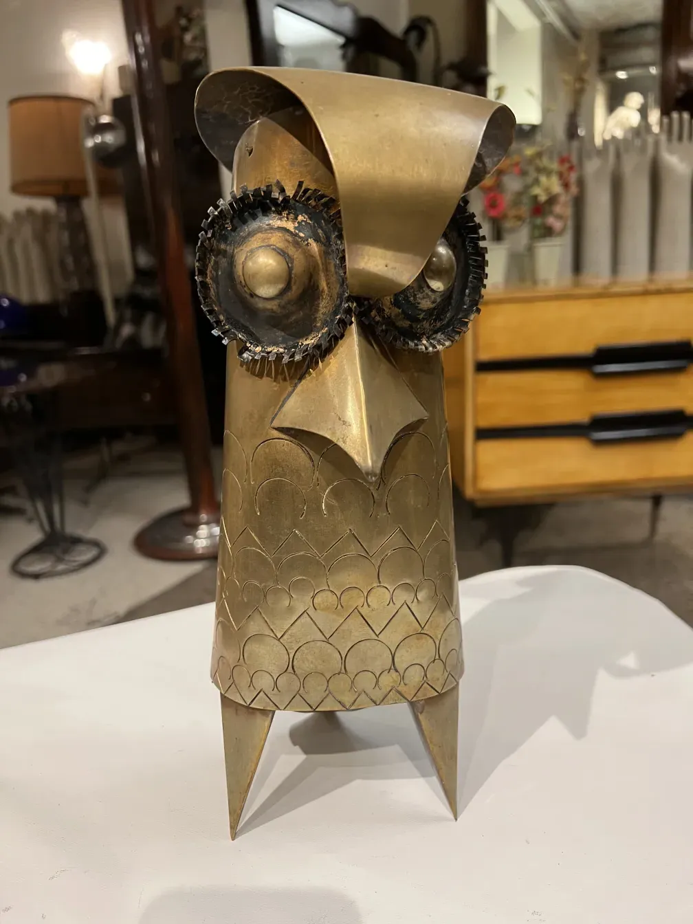 ancient owl sculpture with metal details, Oswaldo Guayasamín