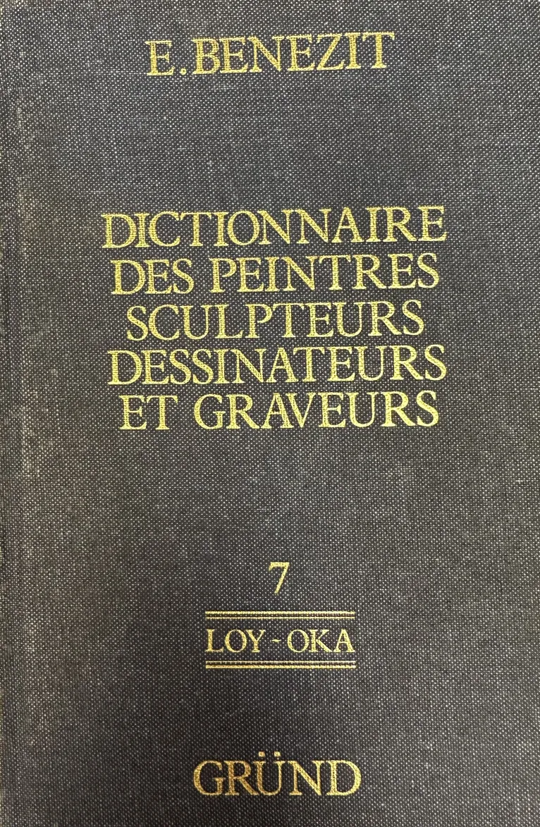 Libro antiguo sobre escultores y artistas, de color negro.