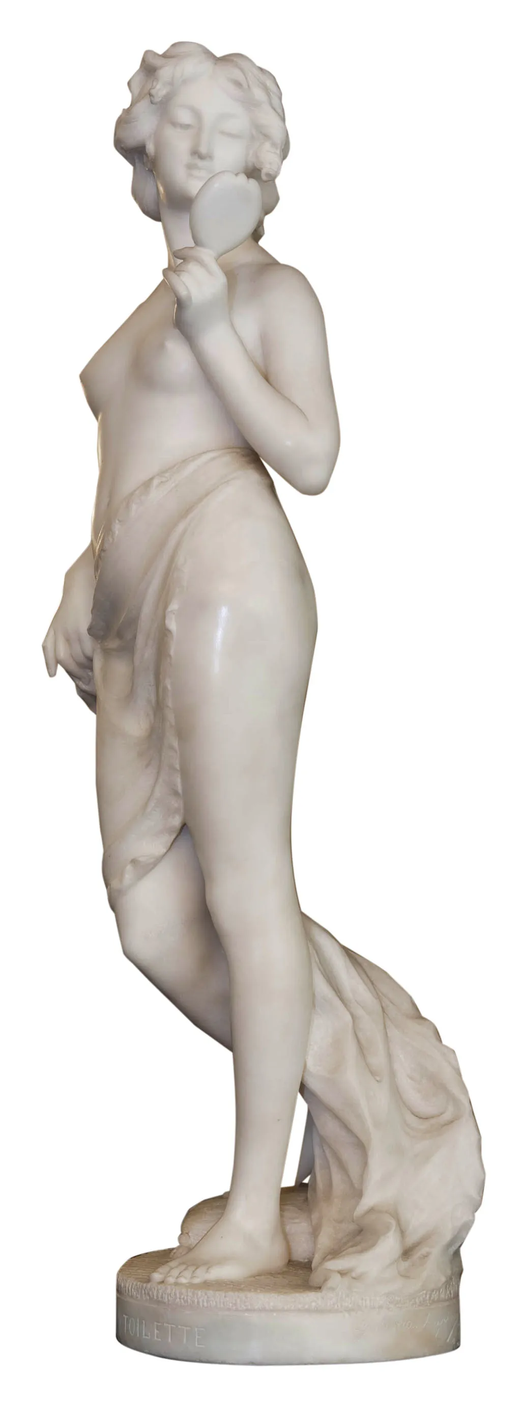 escultura antigua de mujer sosteniendo un espejo