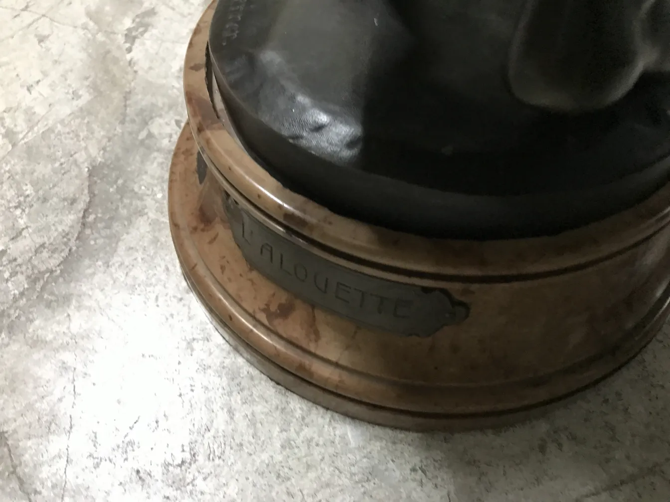 antike skulptur mit dekorativem sockel und unterschrift, K. Sterrer Wien