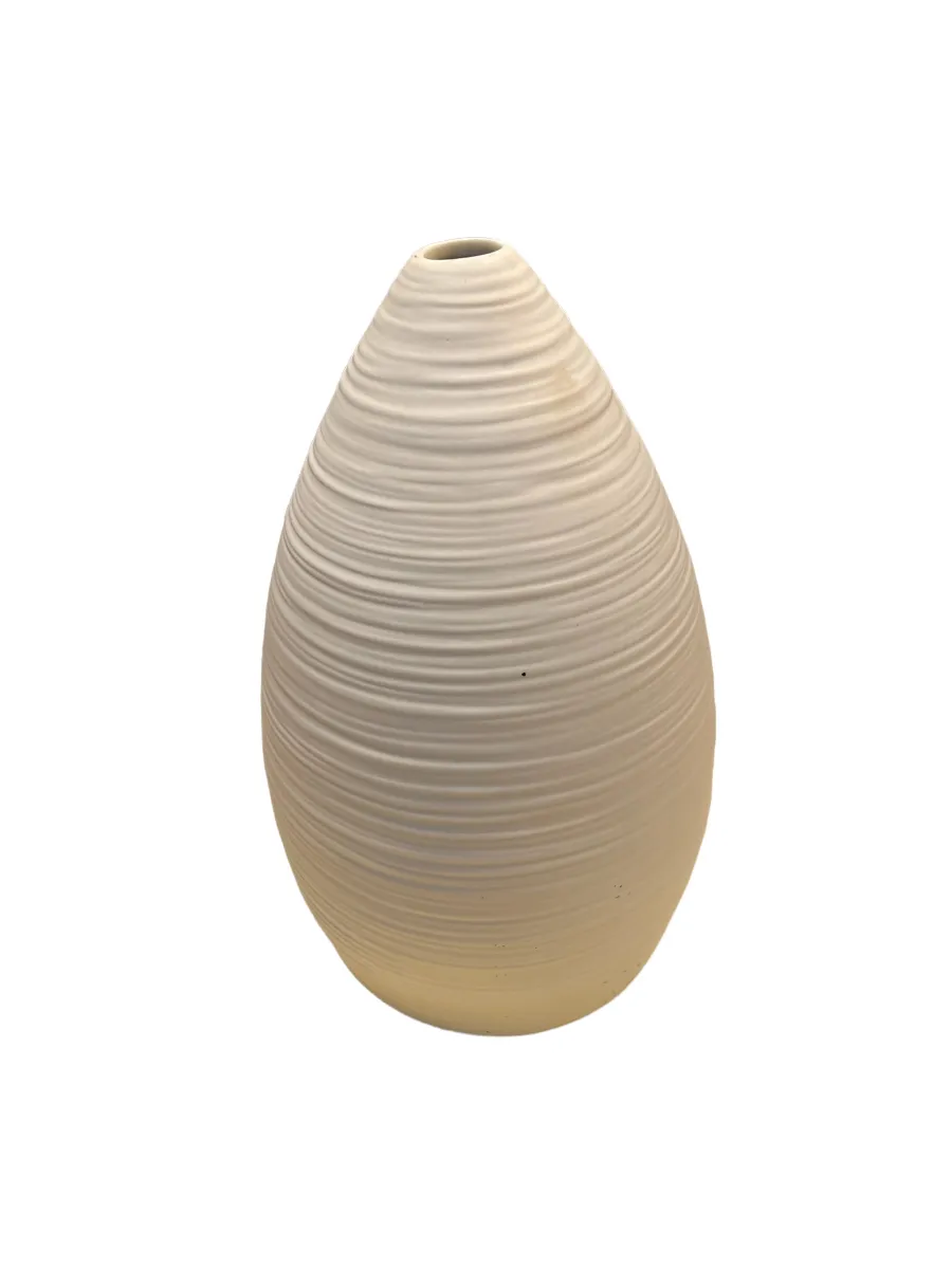 Alte Keramikvase mit glatter organischer Form.