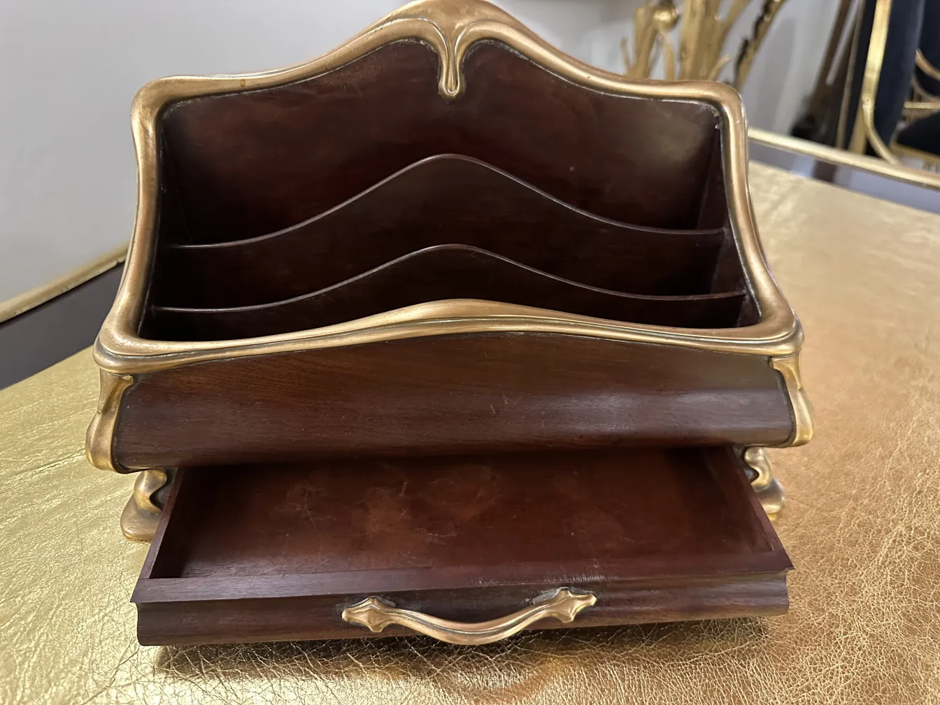 bureau ancien de Gustave Keller à Orfevre, 22 rue Joubert avec compartiments