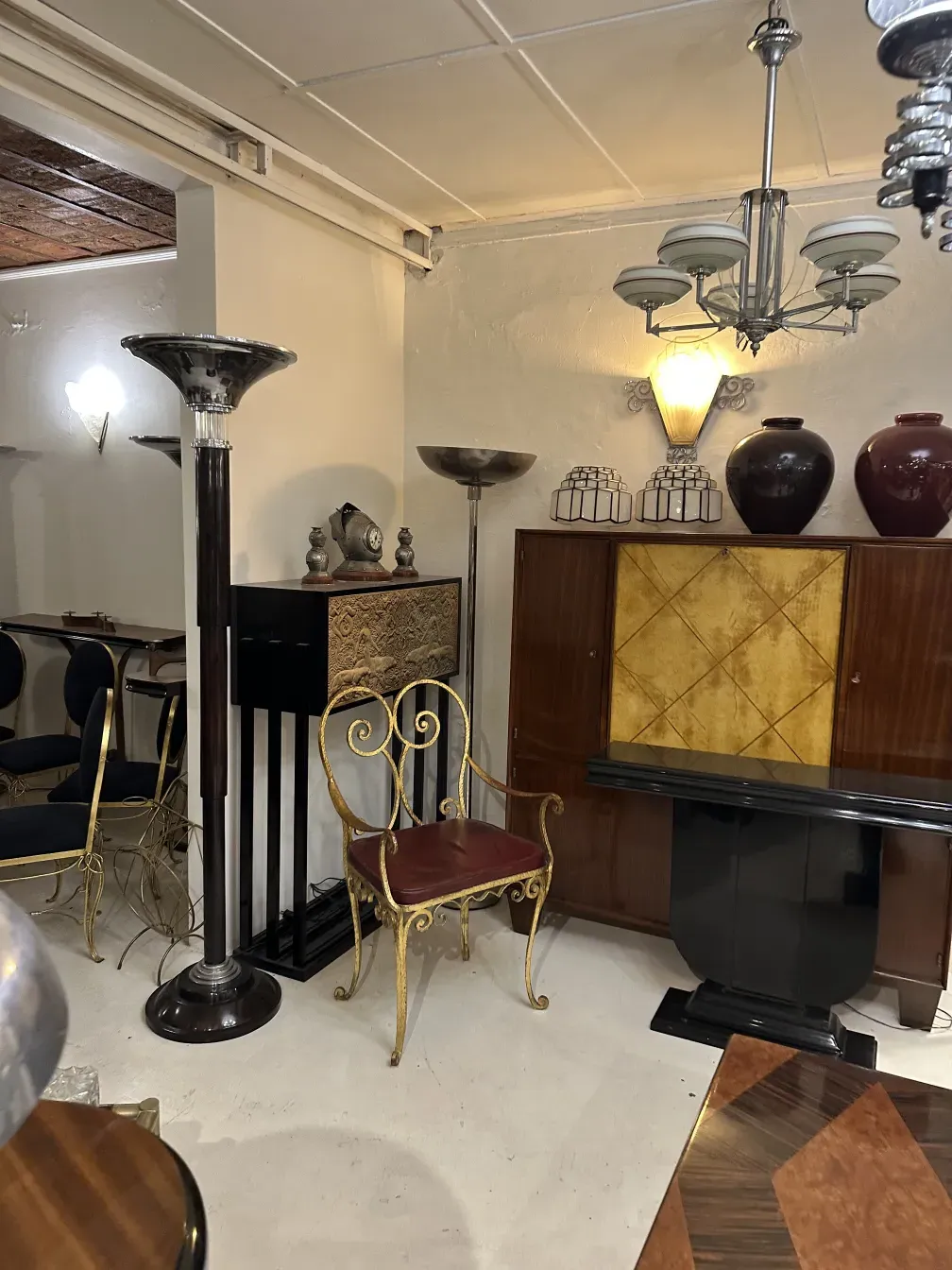 تحفة السيراميك Boch frères keramis في إعداد أنيق