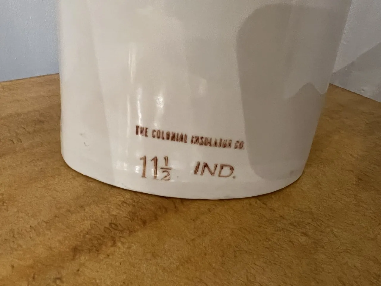 cerámica antigua con sello de The Colonial Insulator Co, 11 1/2