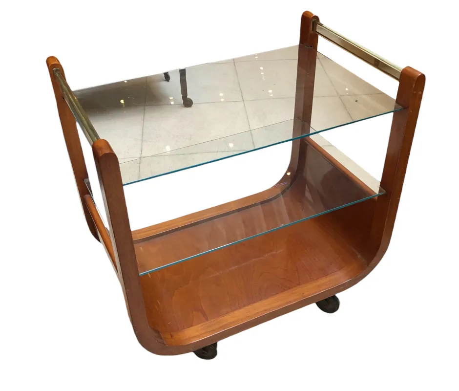 Chariot-bar ancien en bois avec étagères en verre, élégant.