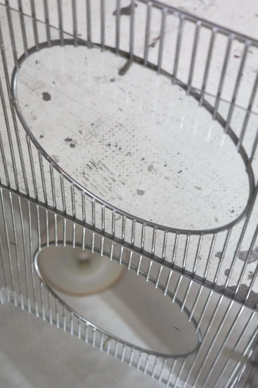 mesa carrinho antigo elegante com detalhes modernos