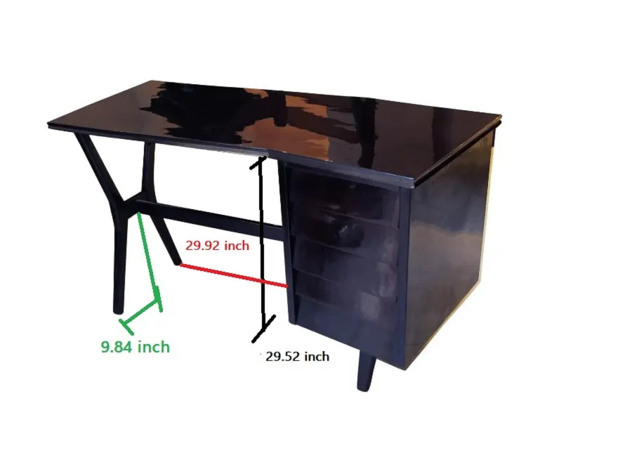 Escritorio antiguo negro con dos grandes cajones, superfície brillante y patas estilizadas, ideal para oficina o estudio.