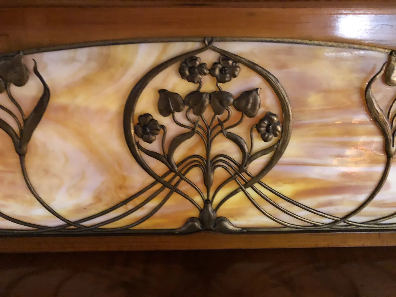 antiker schreibtisch mit floralem design von louis majorelle