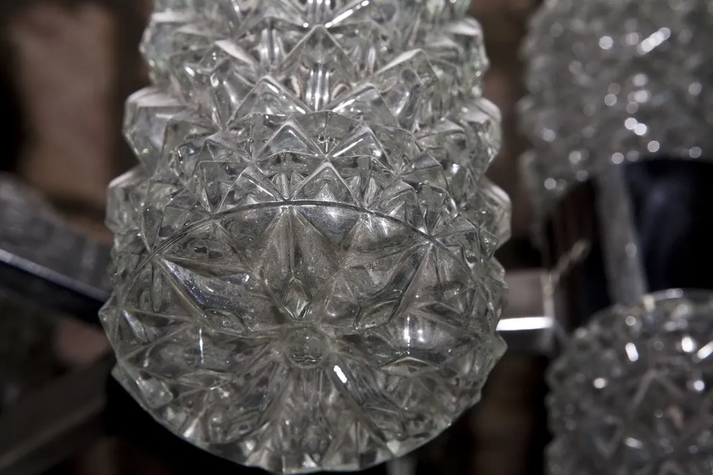 lâmpada de teto antiga com design de cristal, elegante e brilhante, perfeita para decoração de ambientes