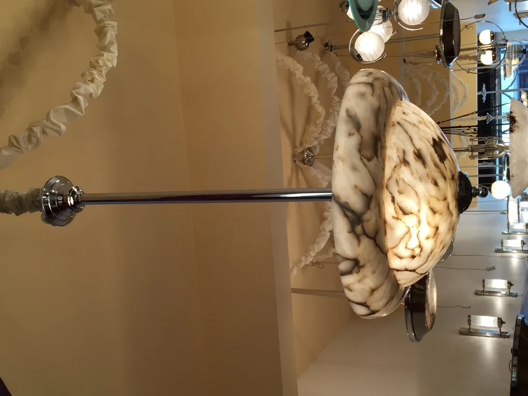 Elegante antike Hängelampe aus Marmor