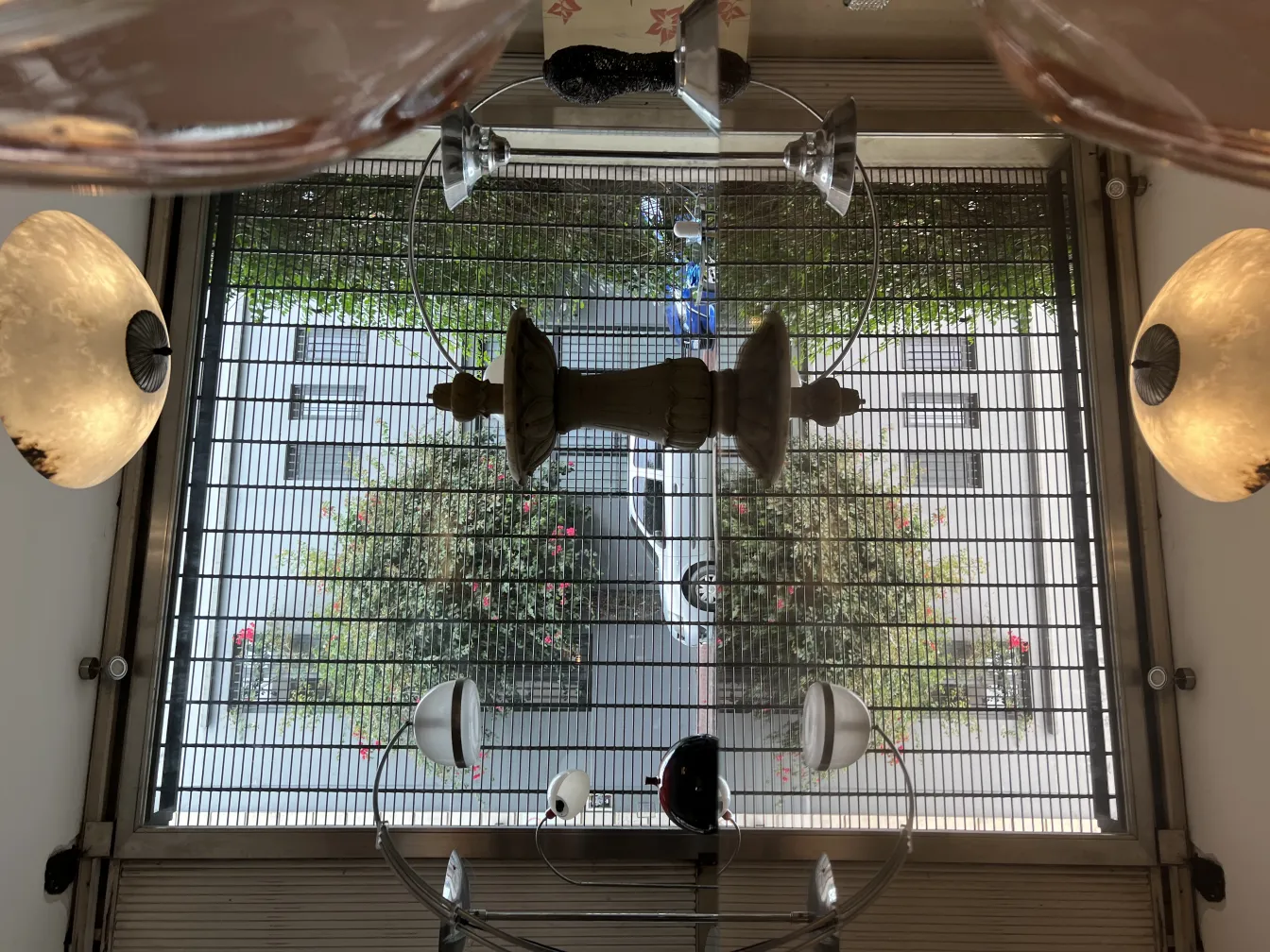 Lampada a sospensione antica con design unici nell'ambiente