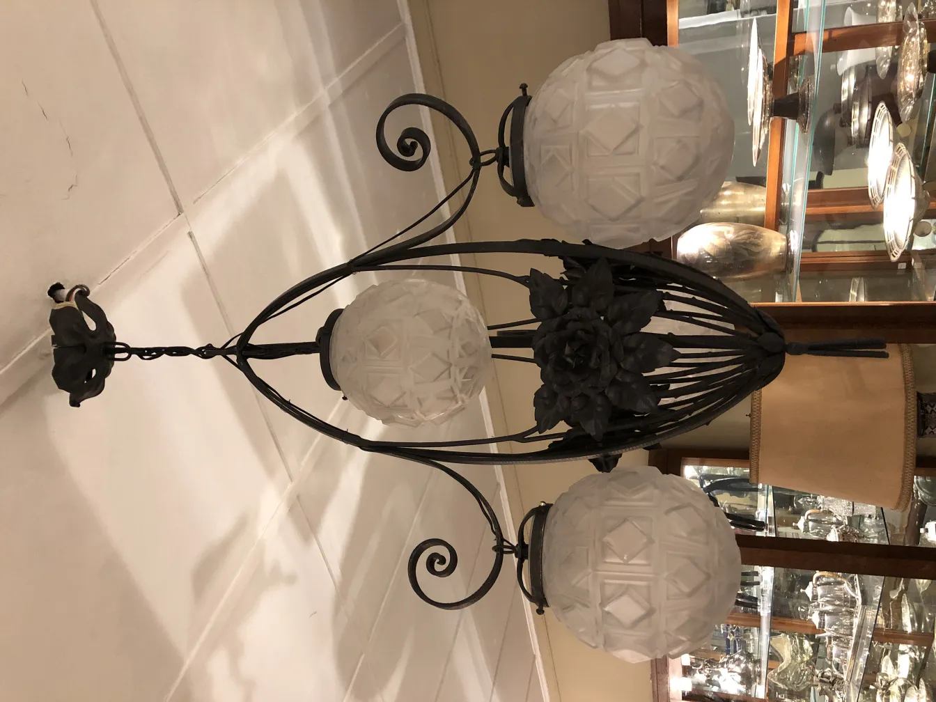 Lampada a sospensione antica con sfere di vetro decorative