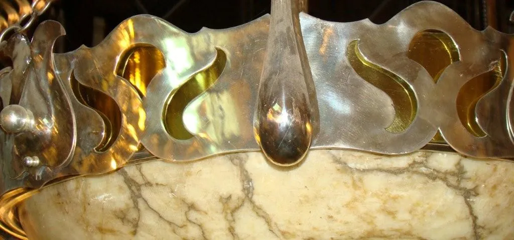 ऐतिहासिक-सजावट-दीपक-सज्जित