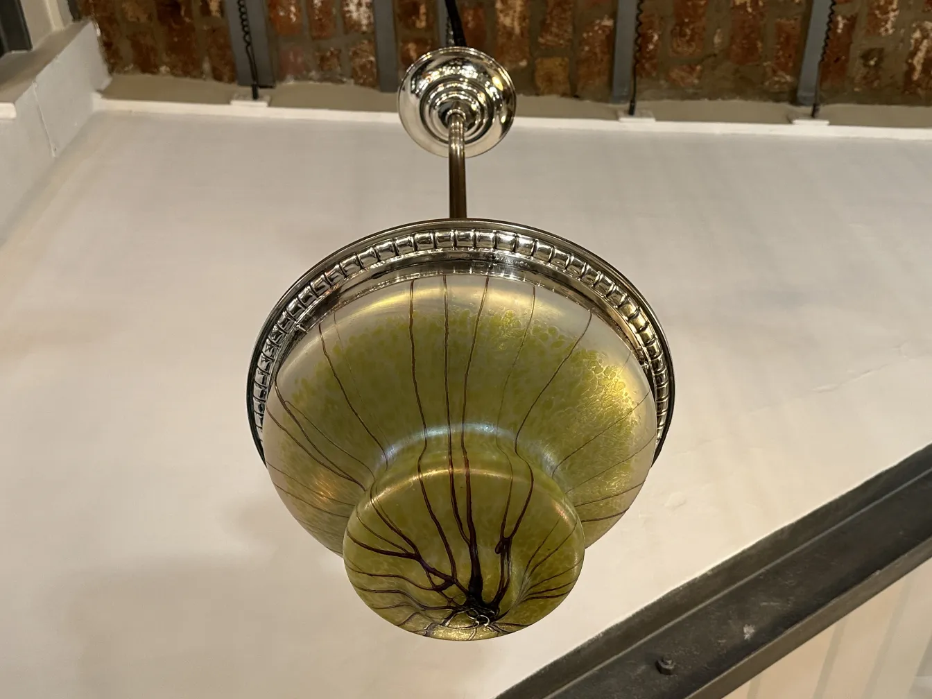 Lampada a sospensione antica con design verde a rami