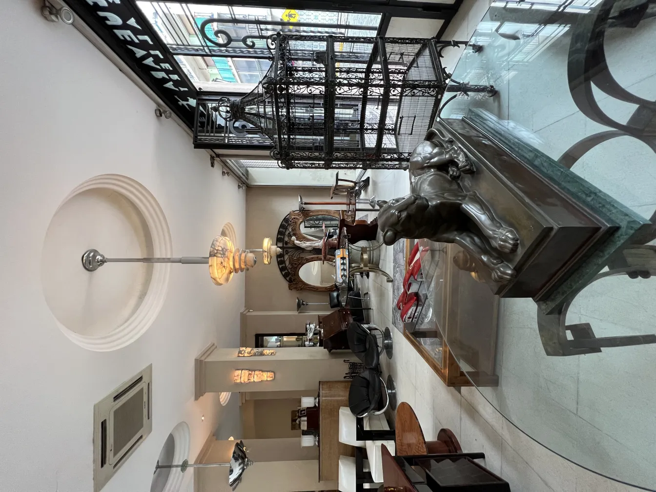 Éclairage décoratif de lustre ancien avec style