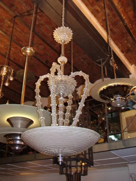 lâmpada de teto antiga paolo venini com design ornamentado em um ambiente elegante