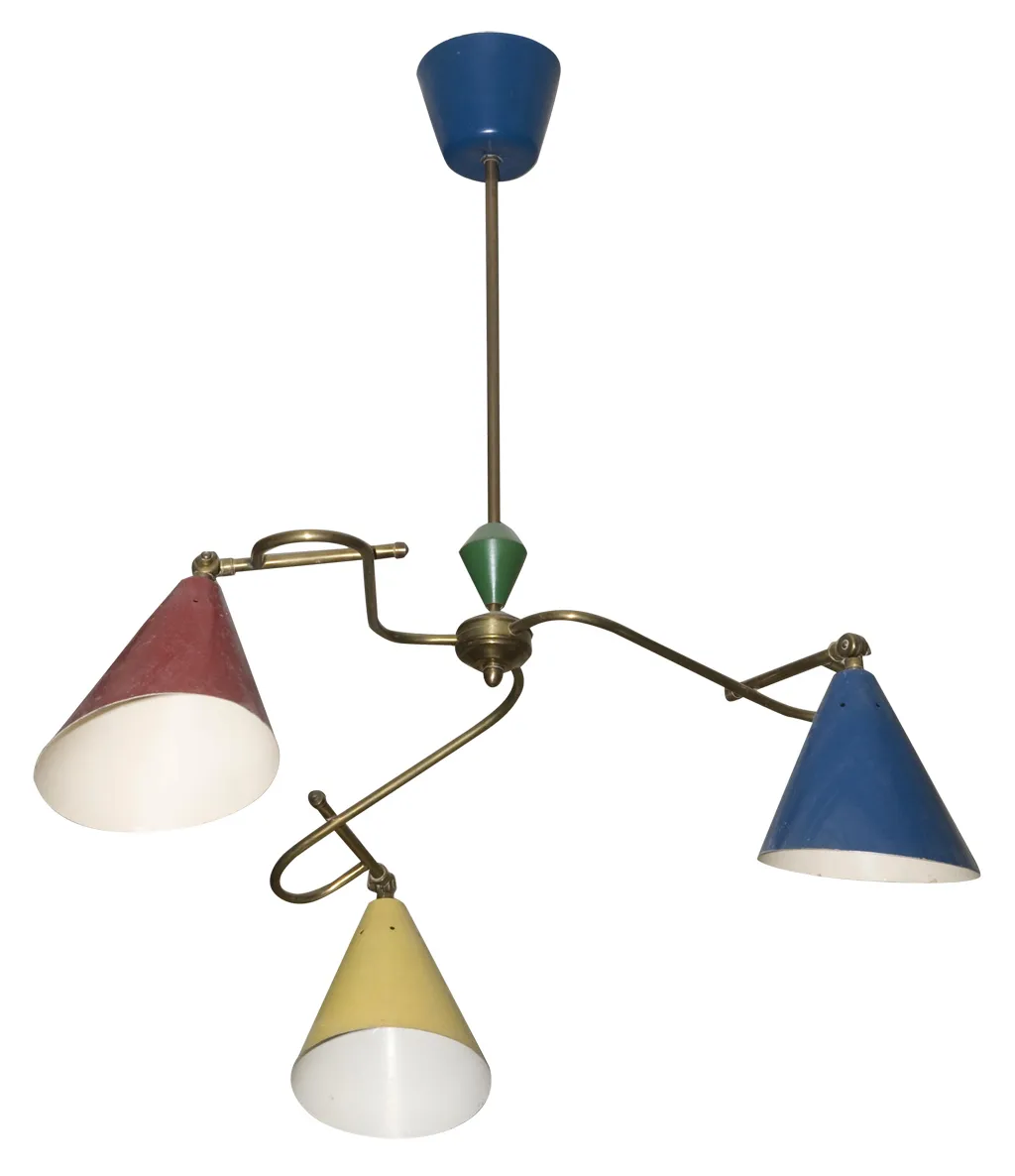 lampada de teto antiga com cores vibrantes e design elegante em um ambiente acolhedor.