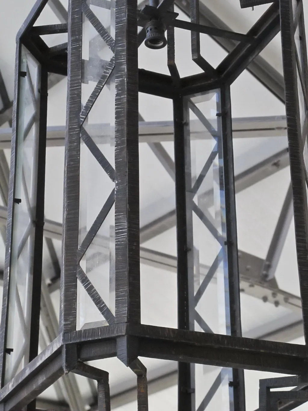 deux lanternes anciennes décoratives en verre