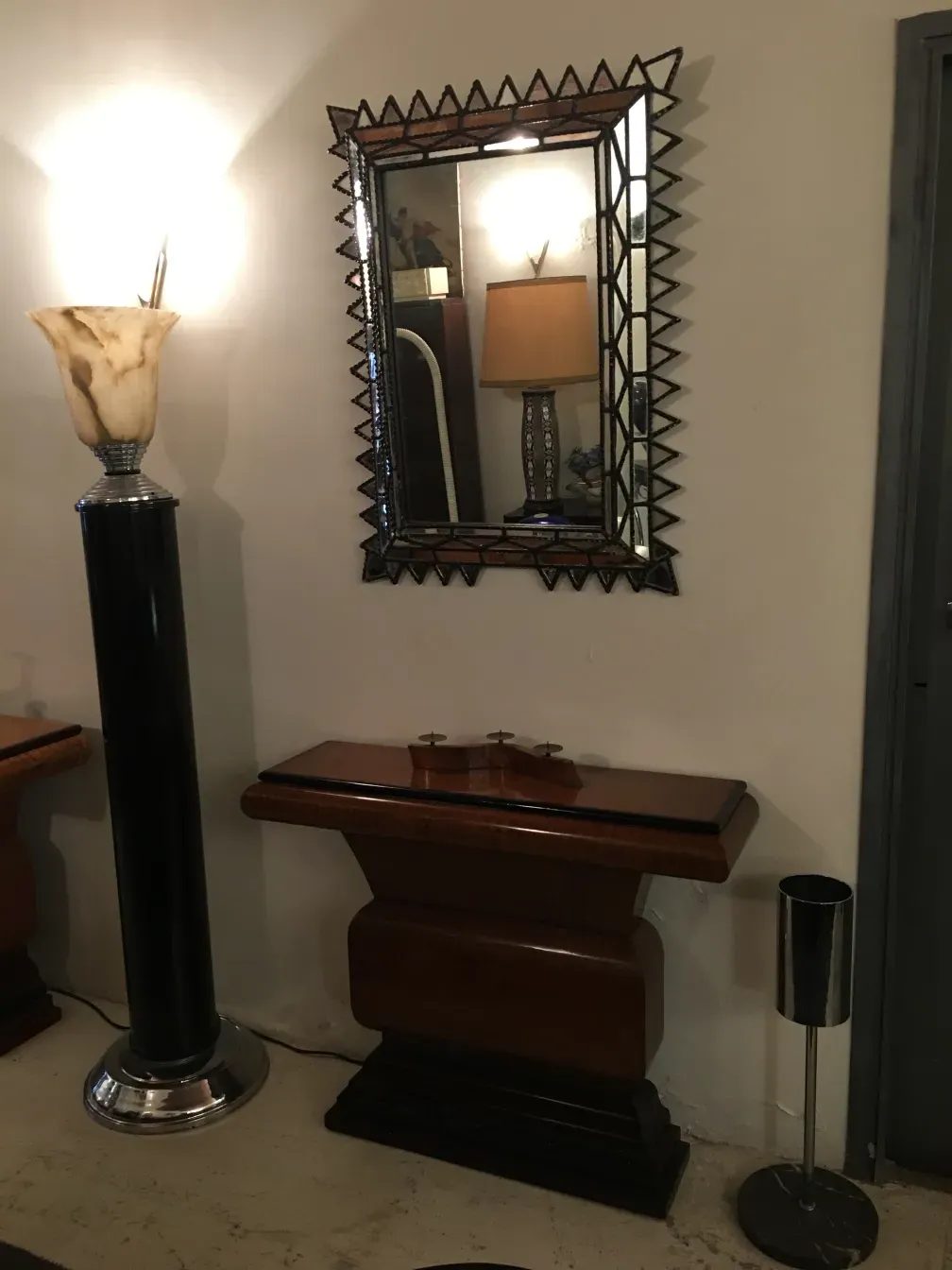 Secchiello per champagne antico in un ambiente elegante