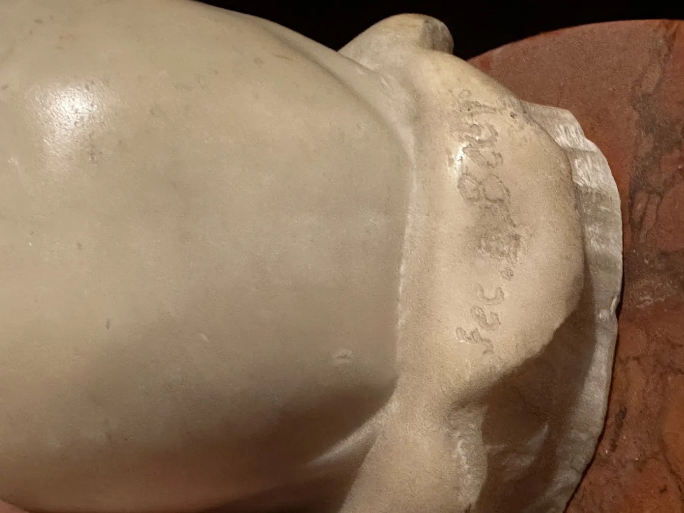 立ち灰皿古いクラスの環境の中に装飾的な詳細がある