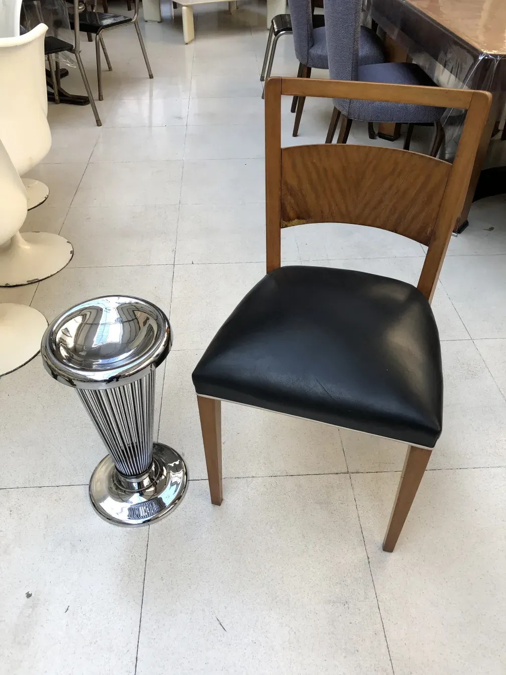 Antiker stehender Aschenbecher von Warren Platner, glänzendes Design.